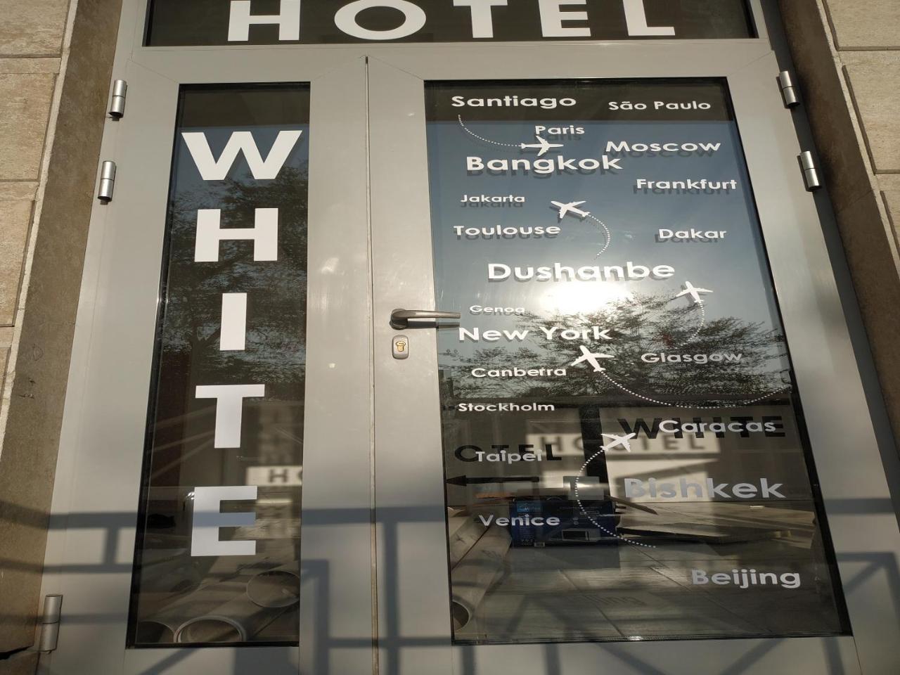 White Hotel & Hostel Бішкек Екстер'єр фото