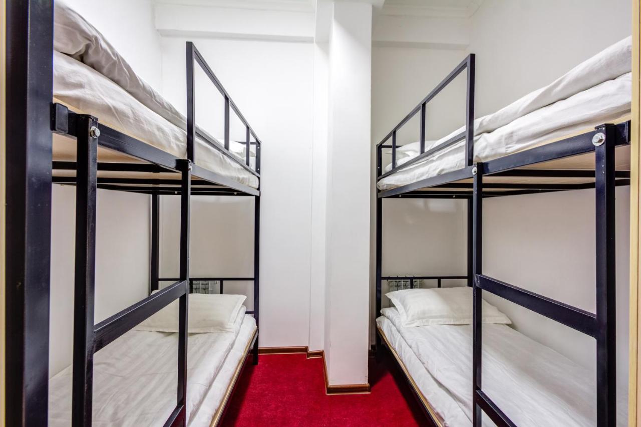 White Hotel & Hostel Бішкек Екстер'єр фото