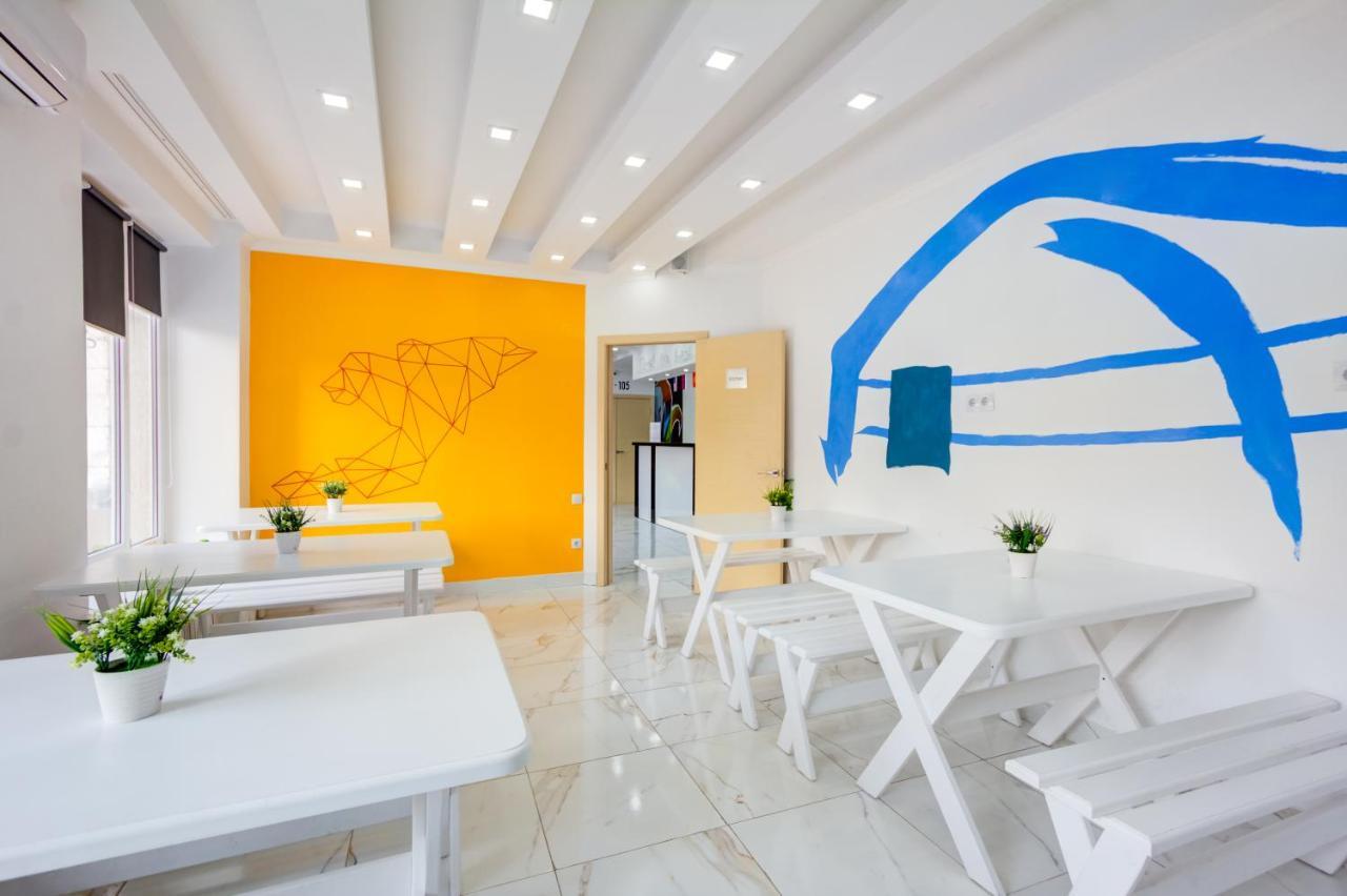 White Hotel & Hostel Бішкек Екстер'єр фото