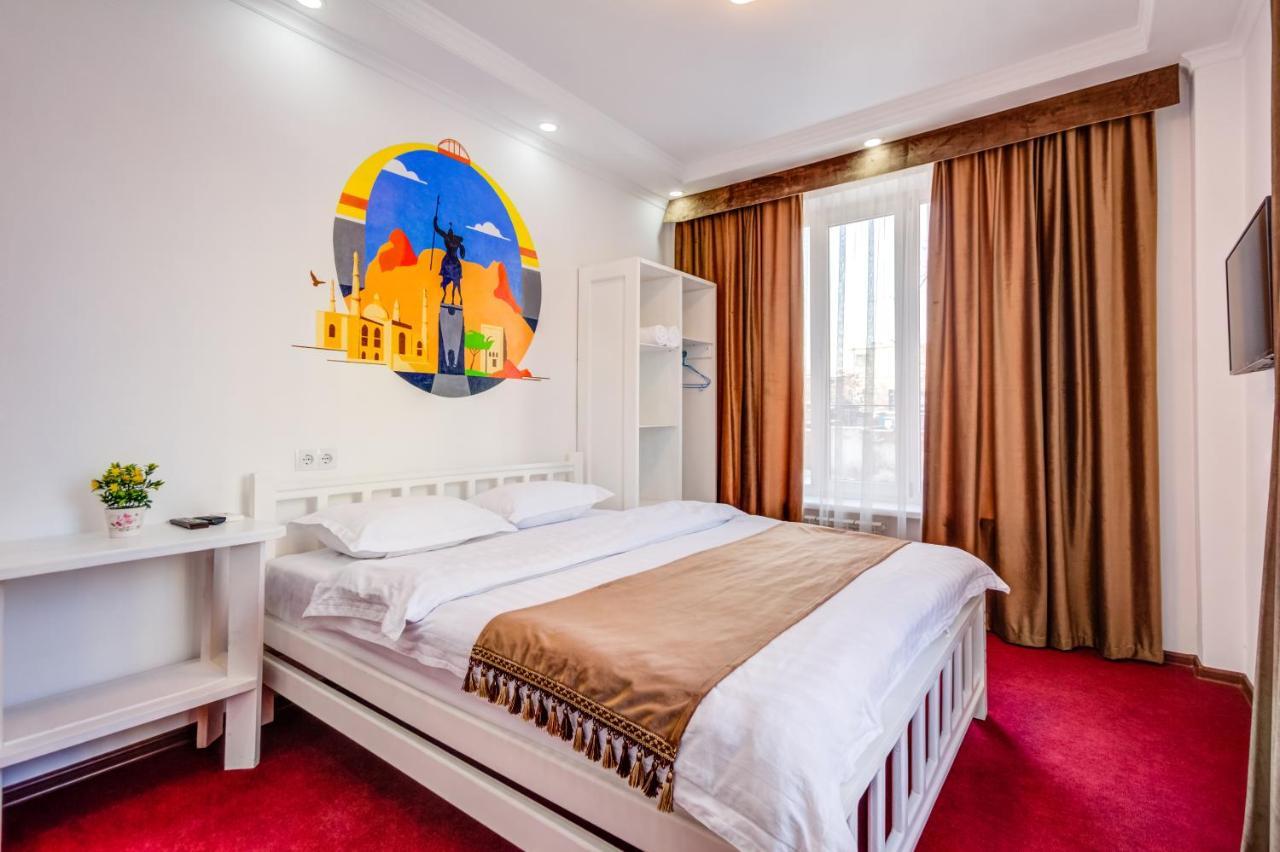 White Hotel & Hostel Бішкек Екстер'єр фото