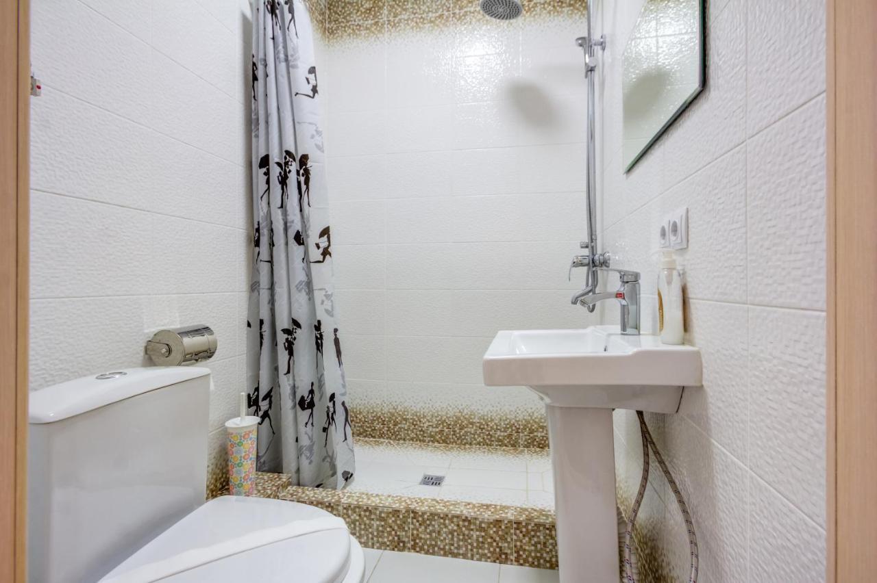 White Hotel & Hostel Бішкек Екстер'єр фото